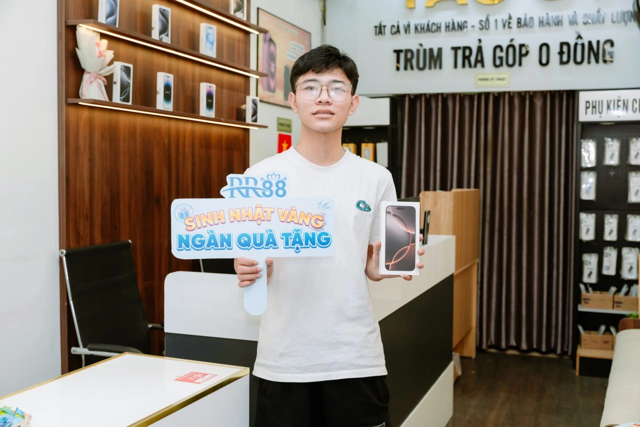 Trao tặng iphone 16 pro max megalive RR88 3
