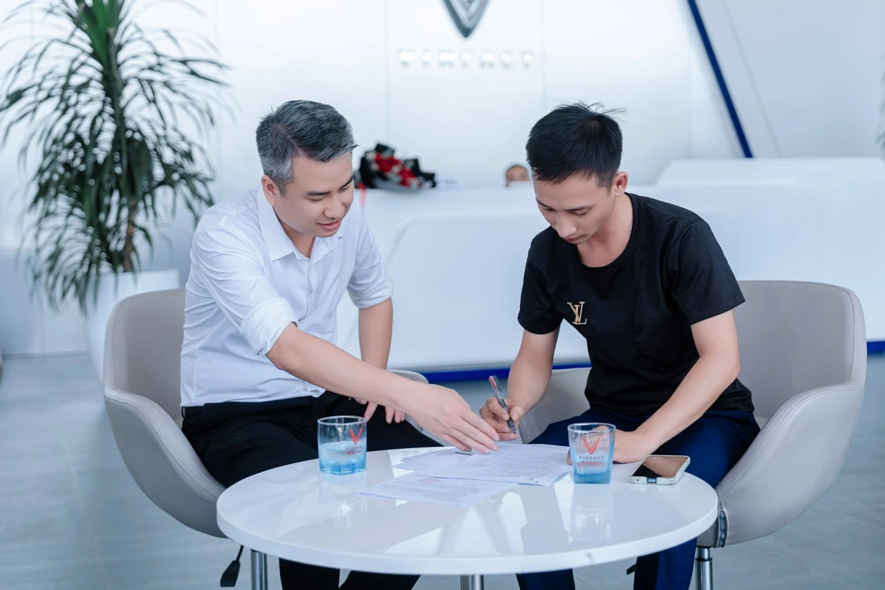 Chiếc xe vinfast vf3 phần quà megalive đã sinh nhật rr88 9